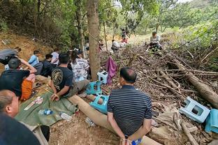 ? Đường cong siêu cao trong kho, cầu vồng rỗng ruột 3 điểm? Cái kho này thực sự đã luyện qua.